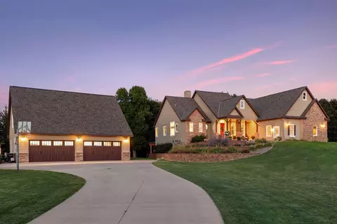 8370 Davis St, Greenfield, MN 55357