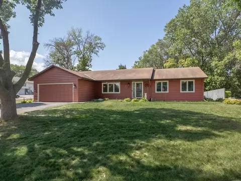 1816 W 140th St, Burnsville, MN 55337