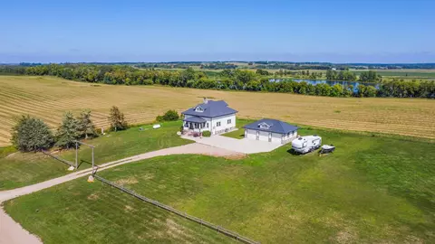 22989 95th St NW, Sunburg, MN 56289