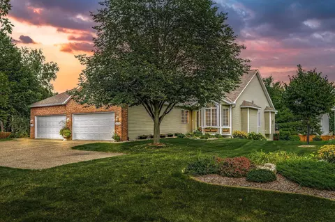 11113 Bloomington Ferry Rd, Bloomington, MN 55438