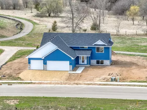 1177 Wisteria Ln, New Richmond, WI 54017