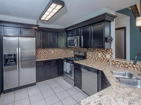 1065 Kettle Creek Rd, Eagan, MN 55123 photo 7