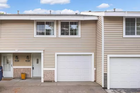 3271 Valley Ridge Dr #33, Eagan, MN 55121