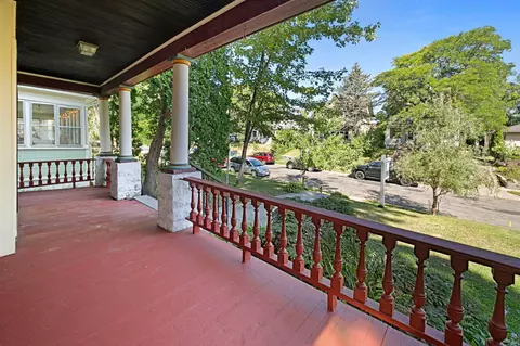 1136 Hague Ave, Saint Paul, MN 55104