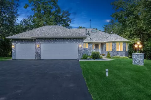 25606 Hamline Ct, Wyoming, MN 55092