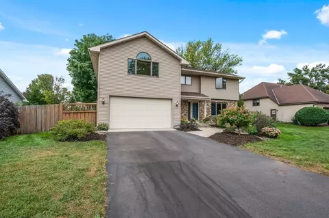 7408 Parkview Dr, Mounds View, MN 55112