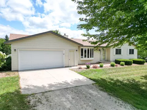 524 10th Ave SE, Byron, MN 55920