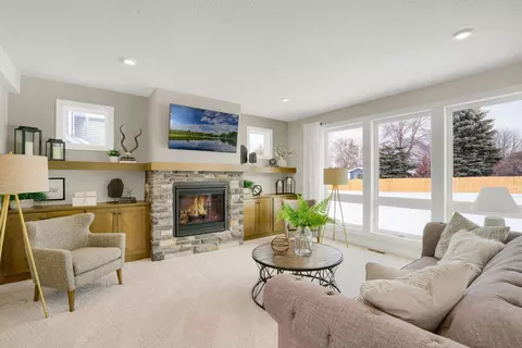 2039 Brookview St, Shakopee, MN 55379
