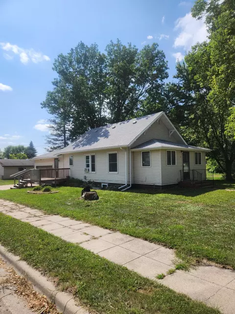 201 W Broadway St, Starbuck, MN 56381