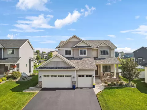 2075 Red Oak Ln, Lino Lakes, MN 55038