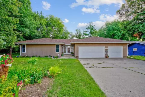 1601 Knollwood Dr, Fairmont, MN 56031