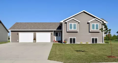 2010 Washington Ave, Thief River Falls, MN 56701