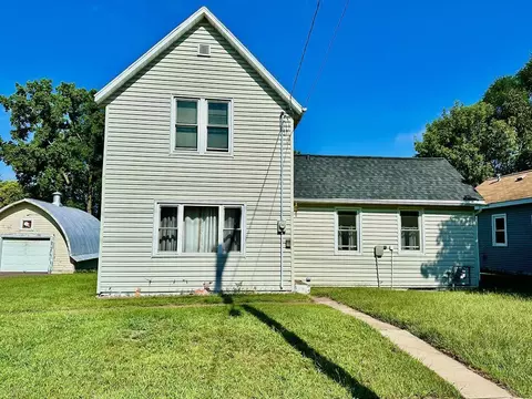 818 E Washington St, Durand, WI 54736