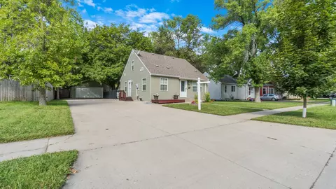 620 15th St SW, Willmar, MN 56201 photo 3