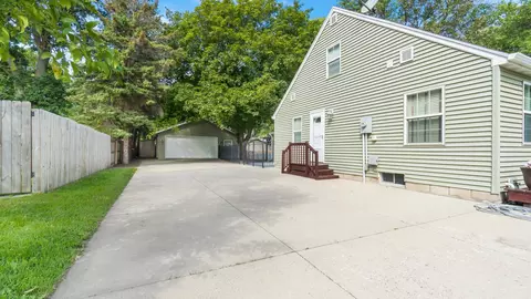 620 15th St SW, Willmar, MN 56201 photo 4