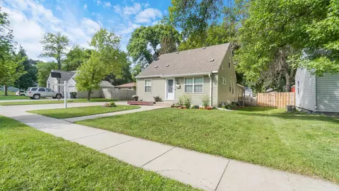620 15th St SW, Willmar, MN 56201 photo 2