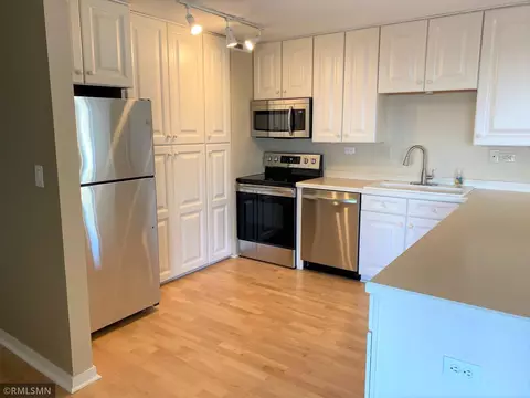 19 1st St S #B1008, Minneapolis, MN 55401