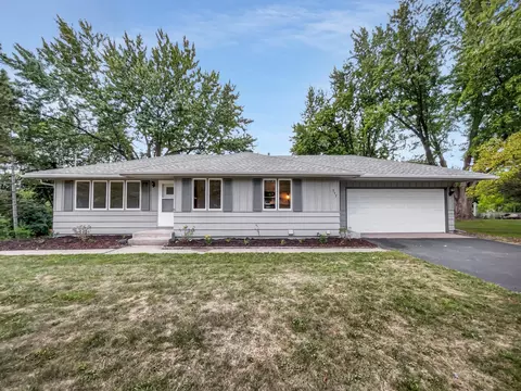717 E 130th St, Burnsville, MN 55337