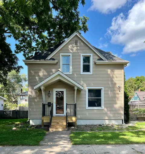 309 E Wyoming St, Redwood Falls, MN 56283