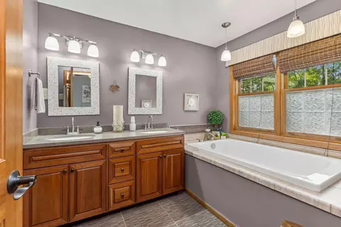680 Oxford Rd, Eagan, MN 55123 photo 14