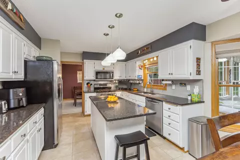 680 Oxford Rd, Eagan, MN 55123 photo 7