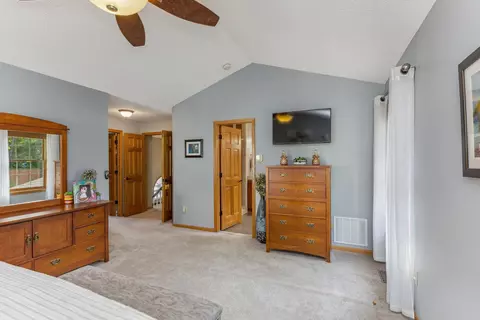 680 Oxford Rd, Eagan, MN 55123 photo 12