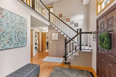 680 Oxford Rd, Eagan, MN 55123 photo 3