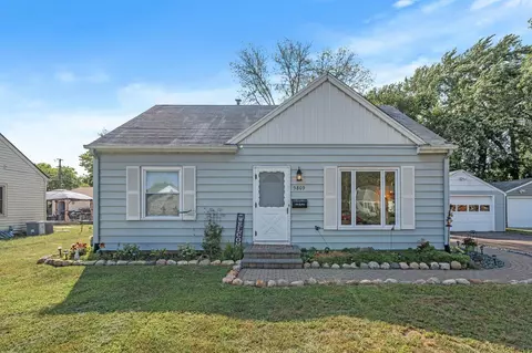 5809 Pennsylvania Ave N, Crystal, MN 55428