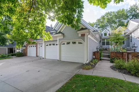 1231 Birch Pond Trl, White Bear Township, MN 55110