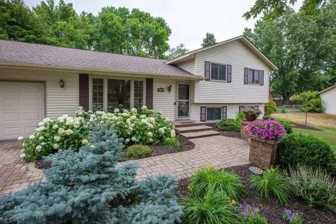 10803 Pilgrim Ln N, Maple Grove, MN 55369