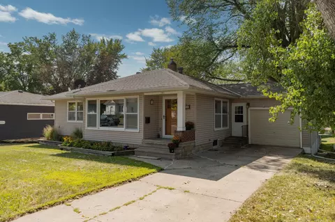 850 East Ave, Zumbrota, MN 55992