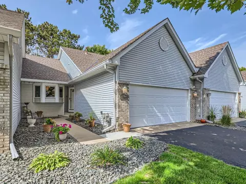 12564 Drake St NW, Coon Rapids, MN 55448