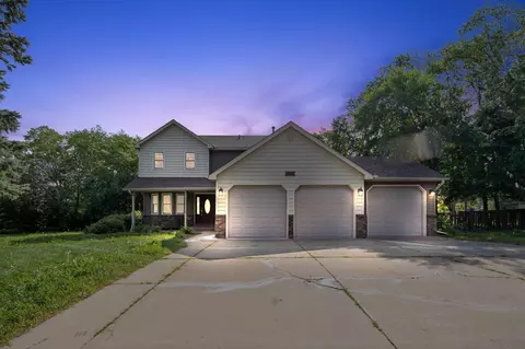 7589 Hilo Ln N, Forest Lake, MN 55025