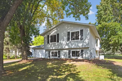 2860 Weston Ln N, Plymouth, MN 55447