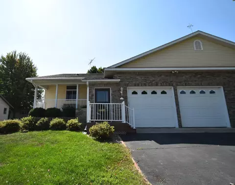 1001 W 6th St, Zumbrota, MN 55992