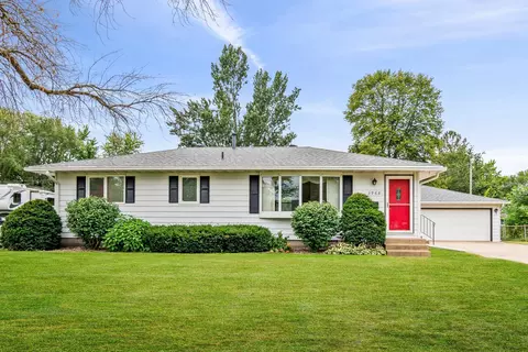 3968 71st St E, Inver Grove Heights, MN 55076