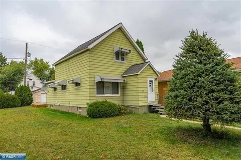 519 15th Bnd N, Virginia, MN 55792