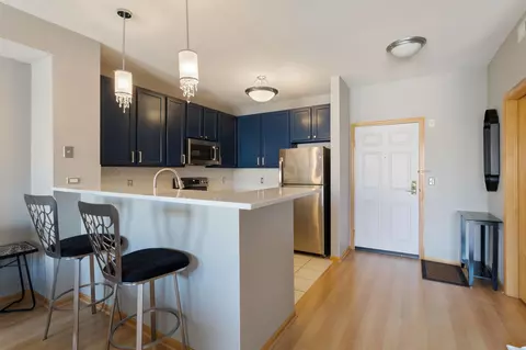 580 N 2nd St #402, Minneapolis, MN 55401