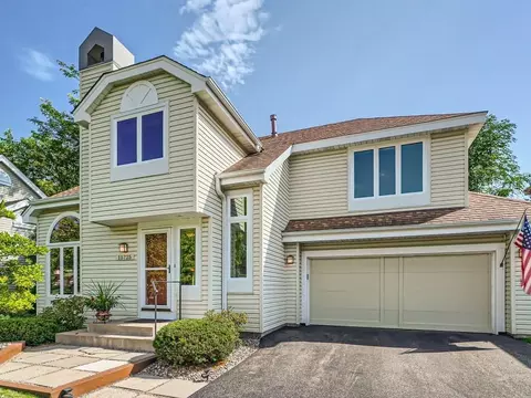 15725 17th Pl N, Plymouth, MN 55447