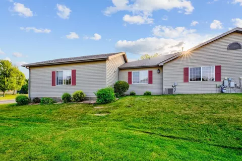 2415 Cornell Dr, Faribault, MN 55021 photo 2