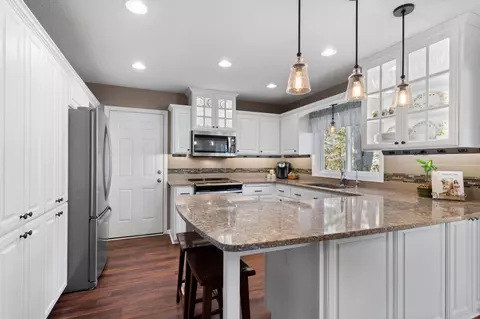 4759 Cypress Pt, Eagan, MN 55123 photo 10