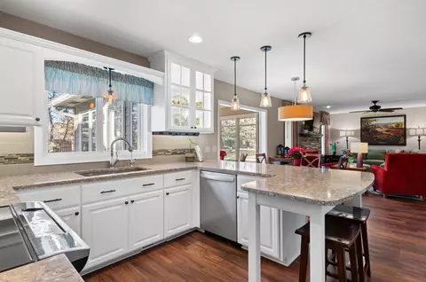 4759 Cypress Pt, Eagan, MN 55123 photo 8