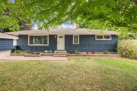 3317 74th St E, Inver Grove Heights, MN 55076