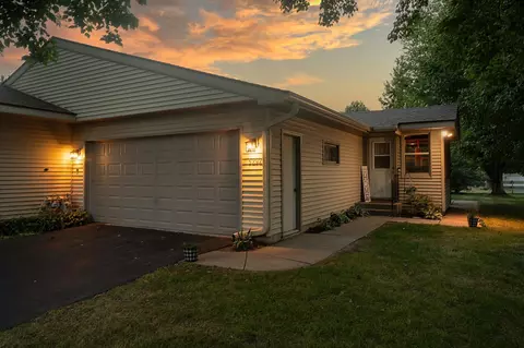 5292 149th St W, Apple Valley, MN 55124