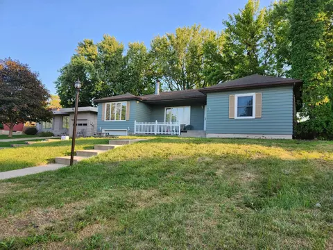 812 4th Ave NE, Waseca, MN 56093