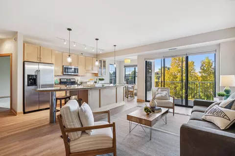 317 Groveland Ave #507, Minneapolis, MN 55403