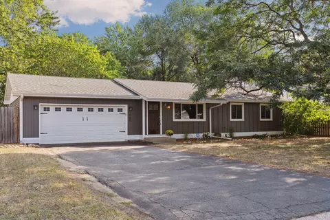 1460 E Old Shakopee Cir, Bloomington, MN 55425 photo 2