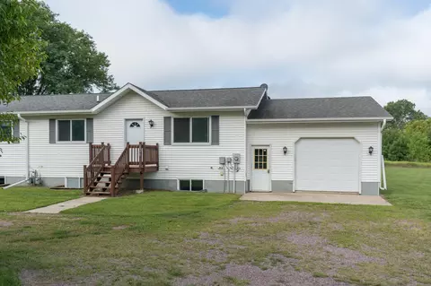 101 7th St S, Mountain Lake, MN 56159