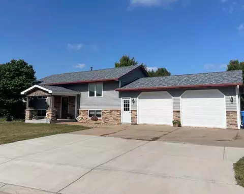 250 S 1st St, Lewiston, MN 55952