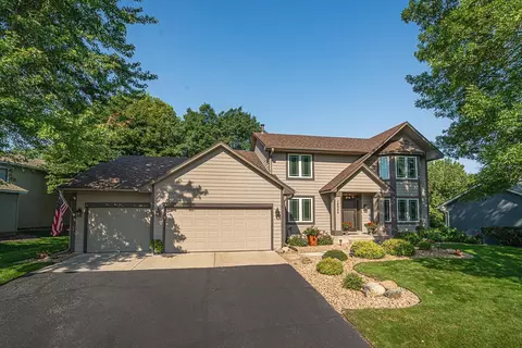 14926 Oakcrest Cir, Savage, MN 55378